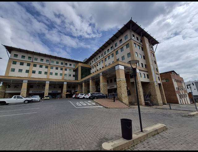 859M² OFFICE TO LET IN SUNNINGHILL